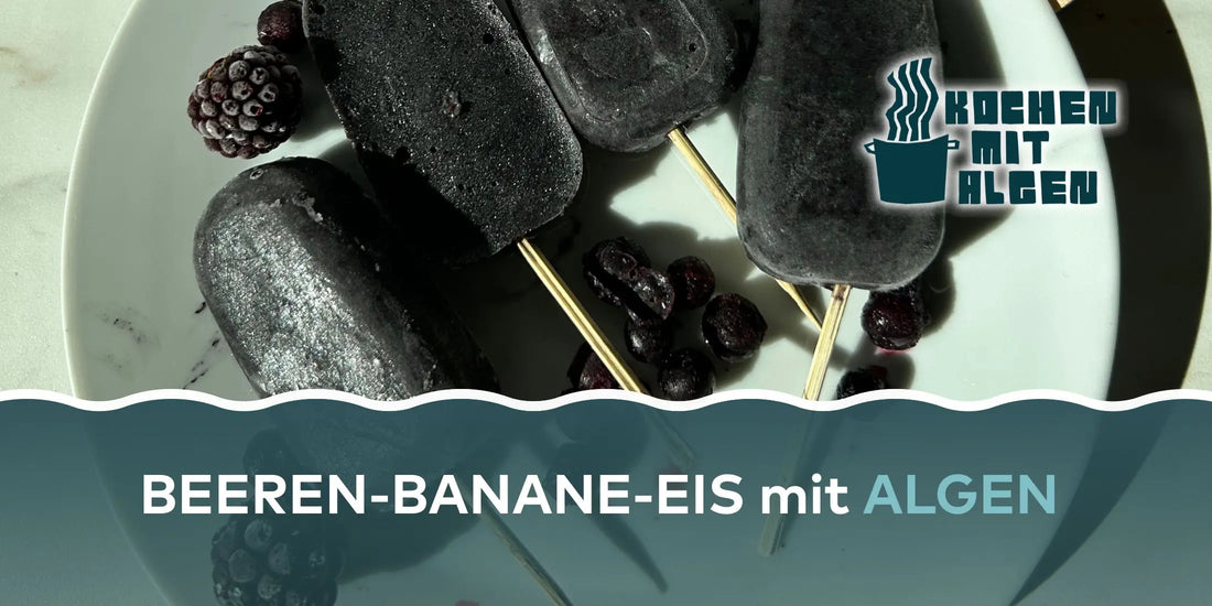 Erfrischendes Beeren-Banane-Eis mit Algen