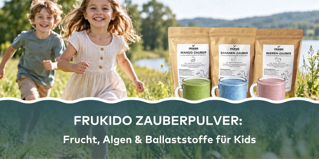 Zwei Kinder in der Natur mit FRUKIDO Zauberpulver in den Sorten Mango, Banane und Beere sowie drei bunten Fruchtshakes.