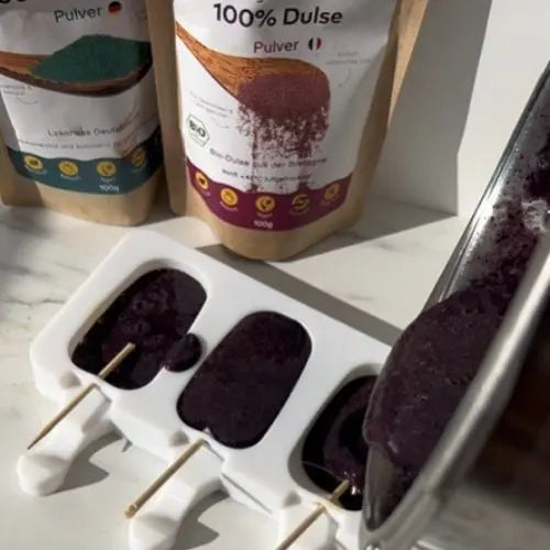 Beeren-Bananen-Eis am Stiel mit Dulse-Pulver von Algenmarkt – Rezeptidee